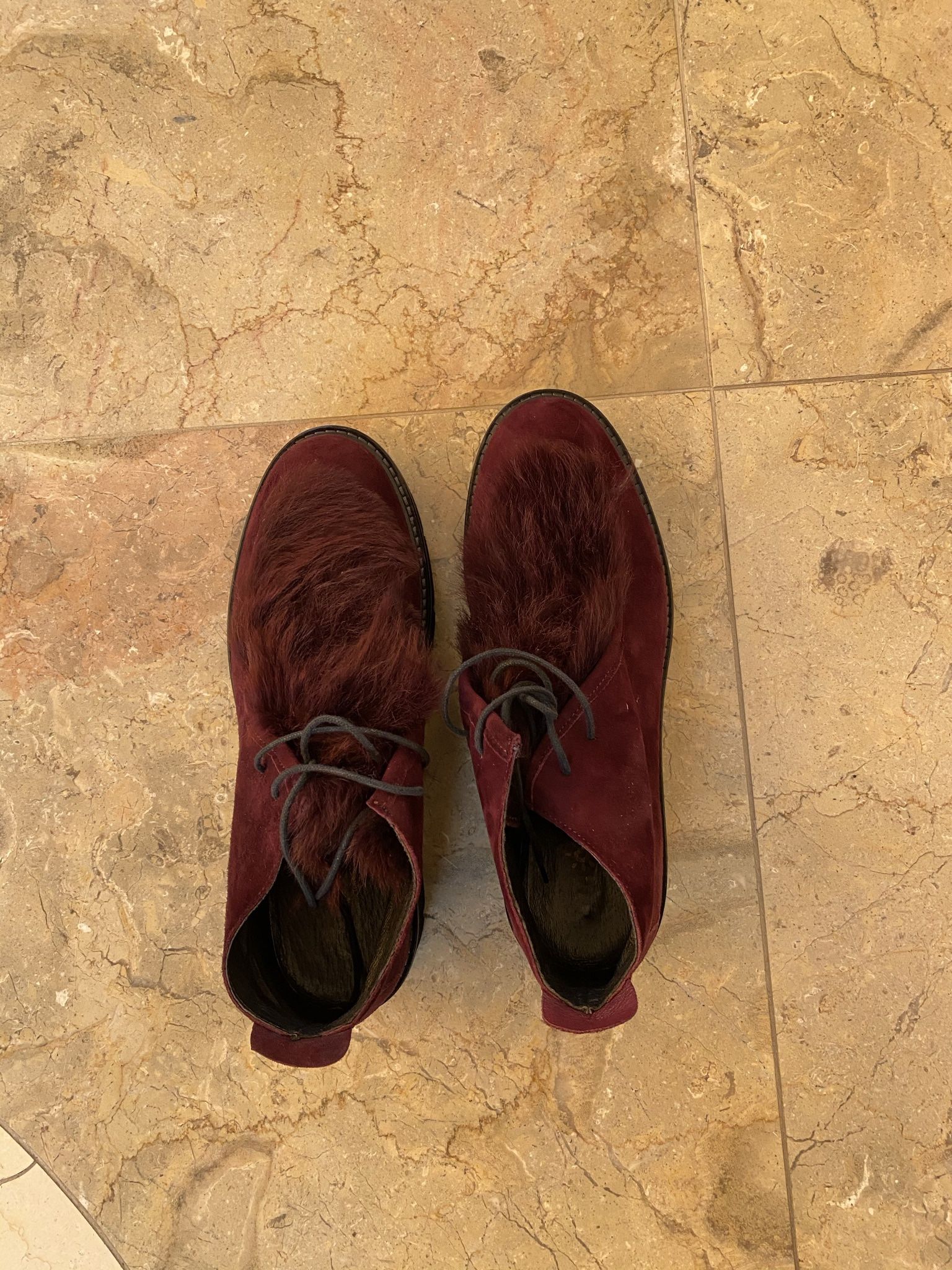 Mos Lightweight Suede W/ Fur Trim Boots In Burgundy Sz 39