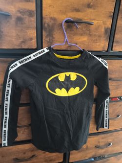 $4 BATMAN KID'S SHIRT SIZE 6/7