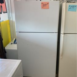 GE Refrigerator  White Ex Large Excellent  .  Warranty  . Delivery Available . 2203 Fowler St. 33901