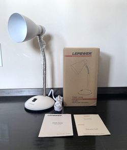 BRAND NEW LEPOWER Metal Desk Lamp