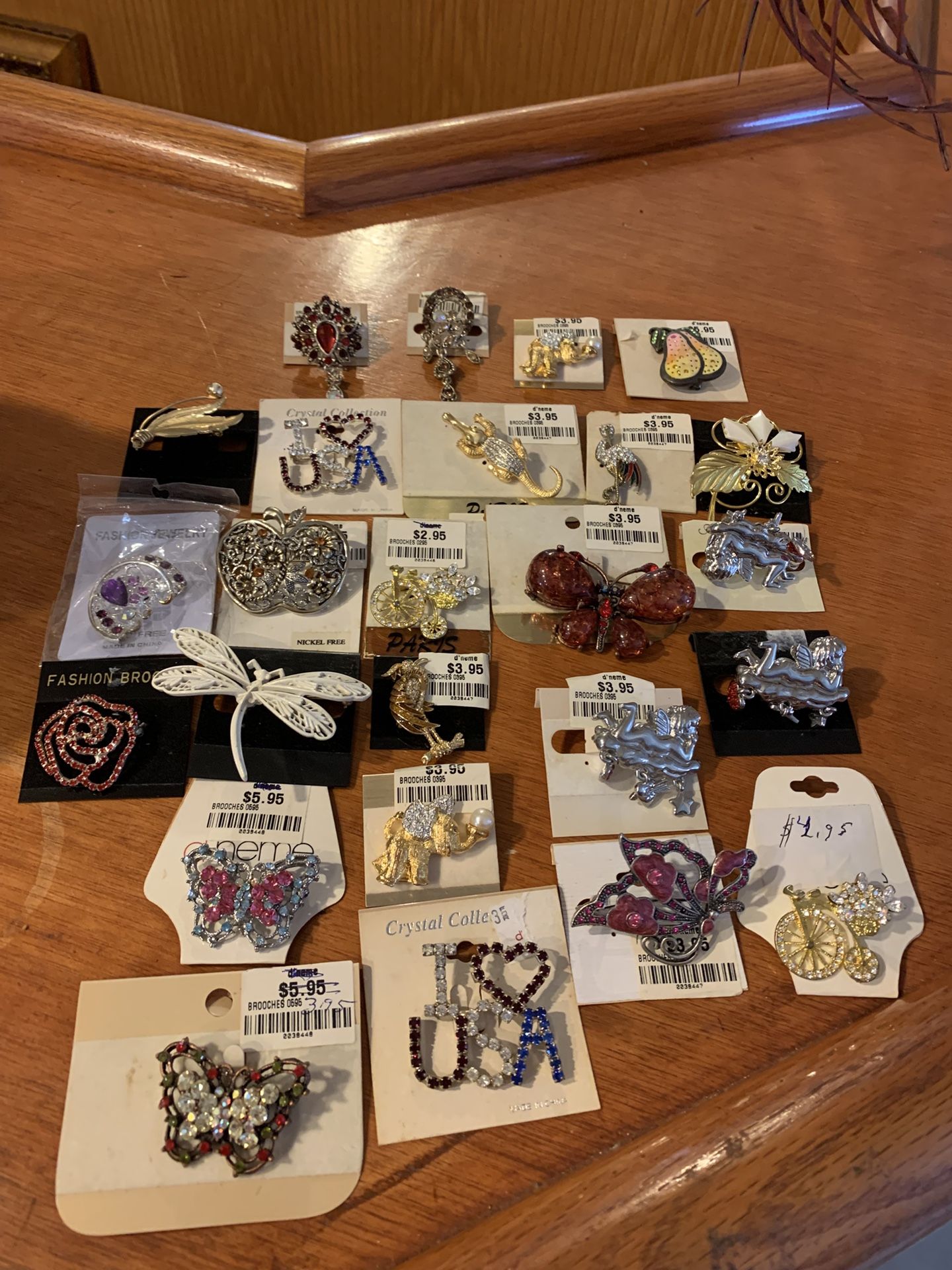 BEAUTIFUL NEW BROOCHES AT $2.00