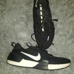 Nike size 8w