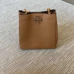 Tory Burch - McGraw Small Leather Bucket Bag 