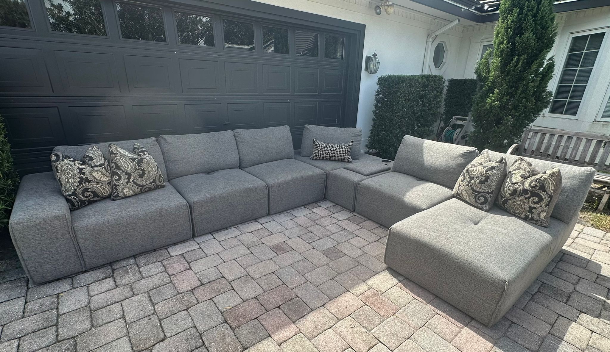 Sectional/Modular Sofa Rooms to go Laney Park Grey 7 Pieces (1 Rest-Arm )  