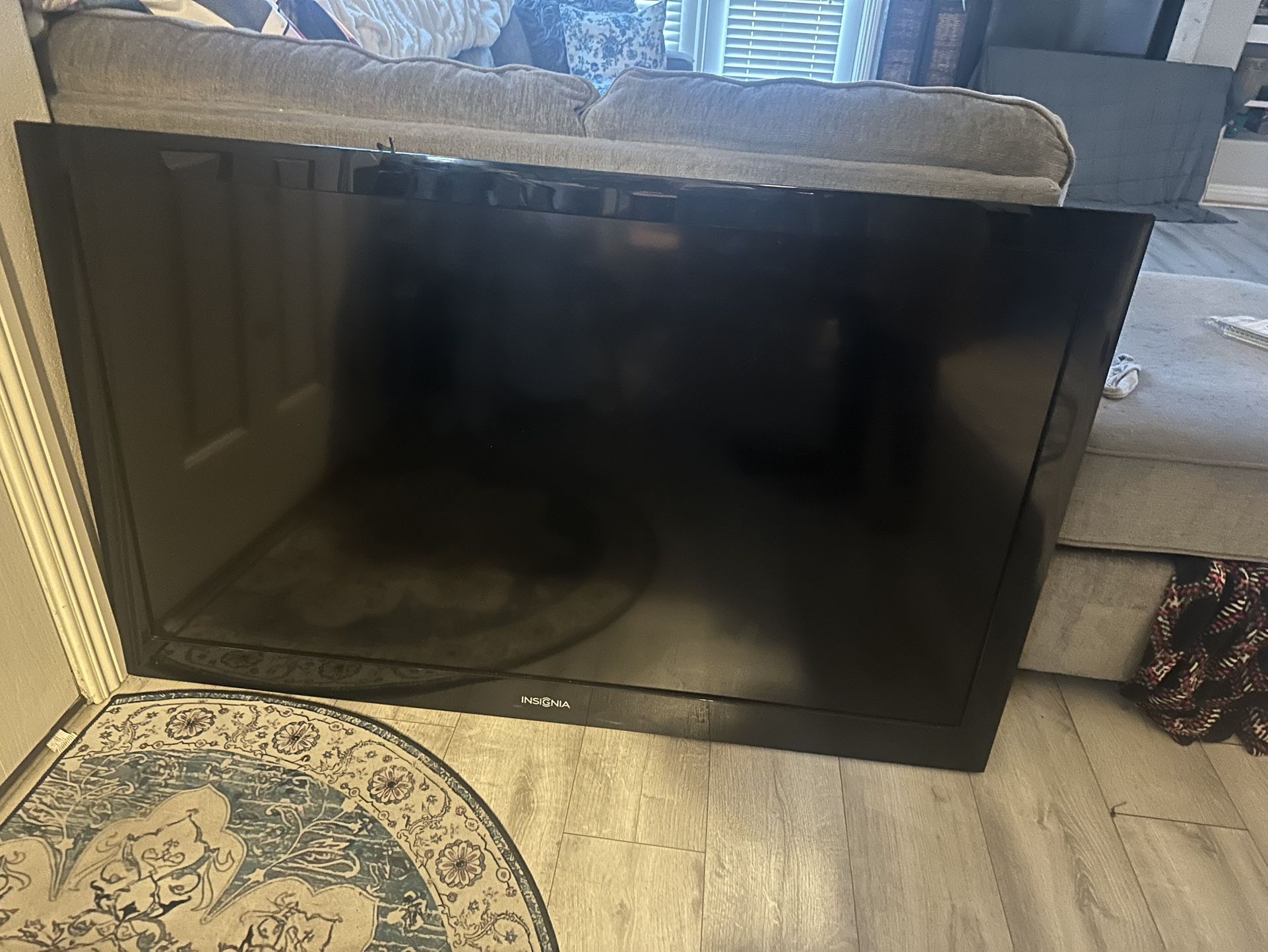 Insignia TV 60- inch