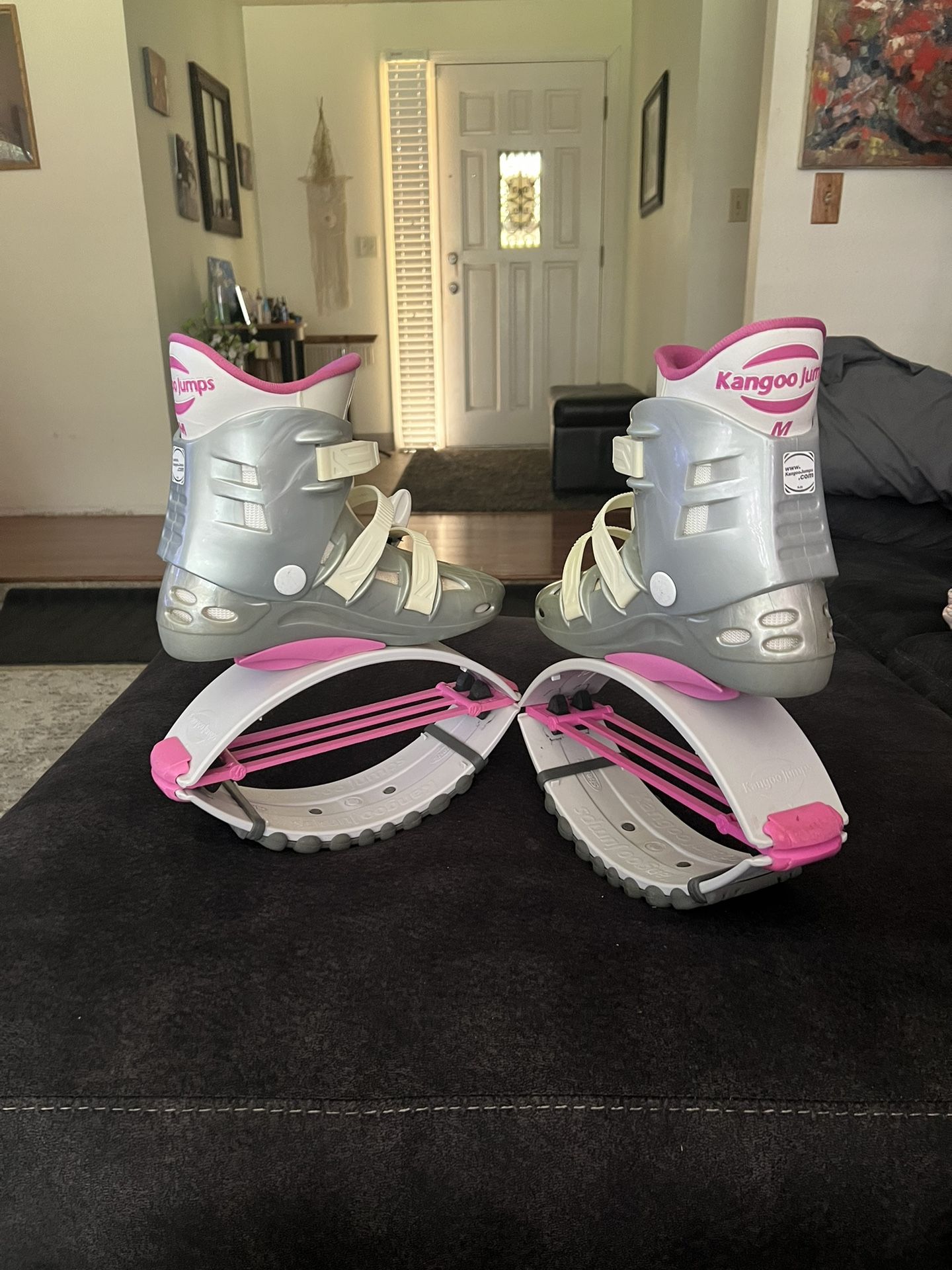 Women’s 7 1/2 Kangaroo Jumping Boots