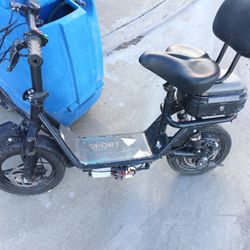 Riding King Sport Scooter Needs A Battery To Run That's It And Charger But It Is A Runner For Sure Will Let It Go For Cheap Asking $100