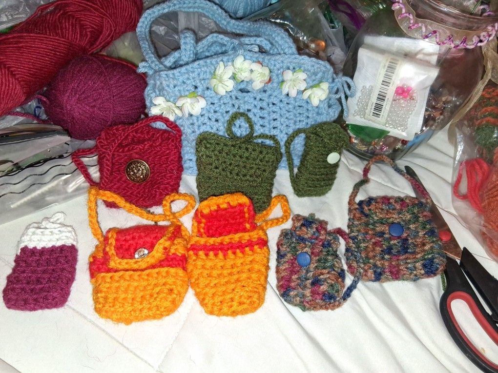 Bows & Tiny Purses 👛 