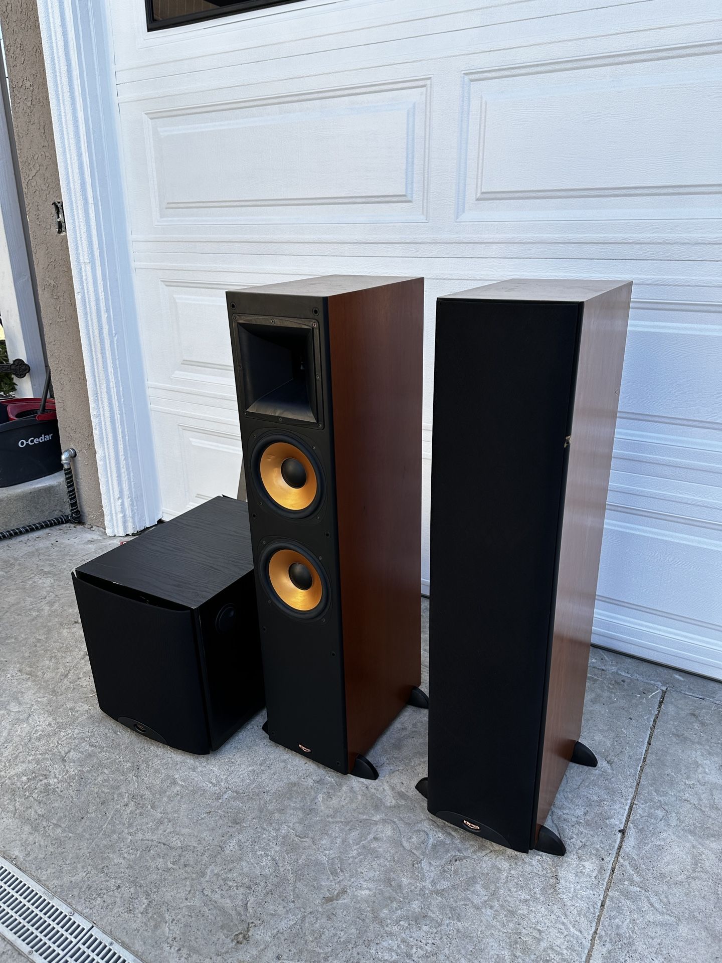 Klipsch Speakers (subwoofer for free)