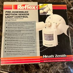 Heath Zenith Reflex Pre-Assembled Motion Sensor Light Control SL-5411W