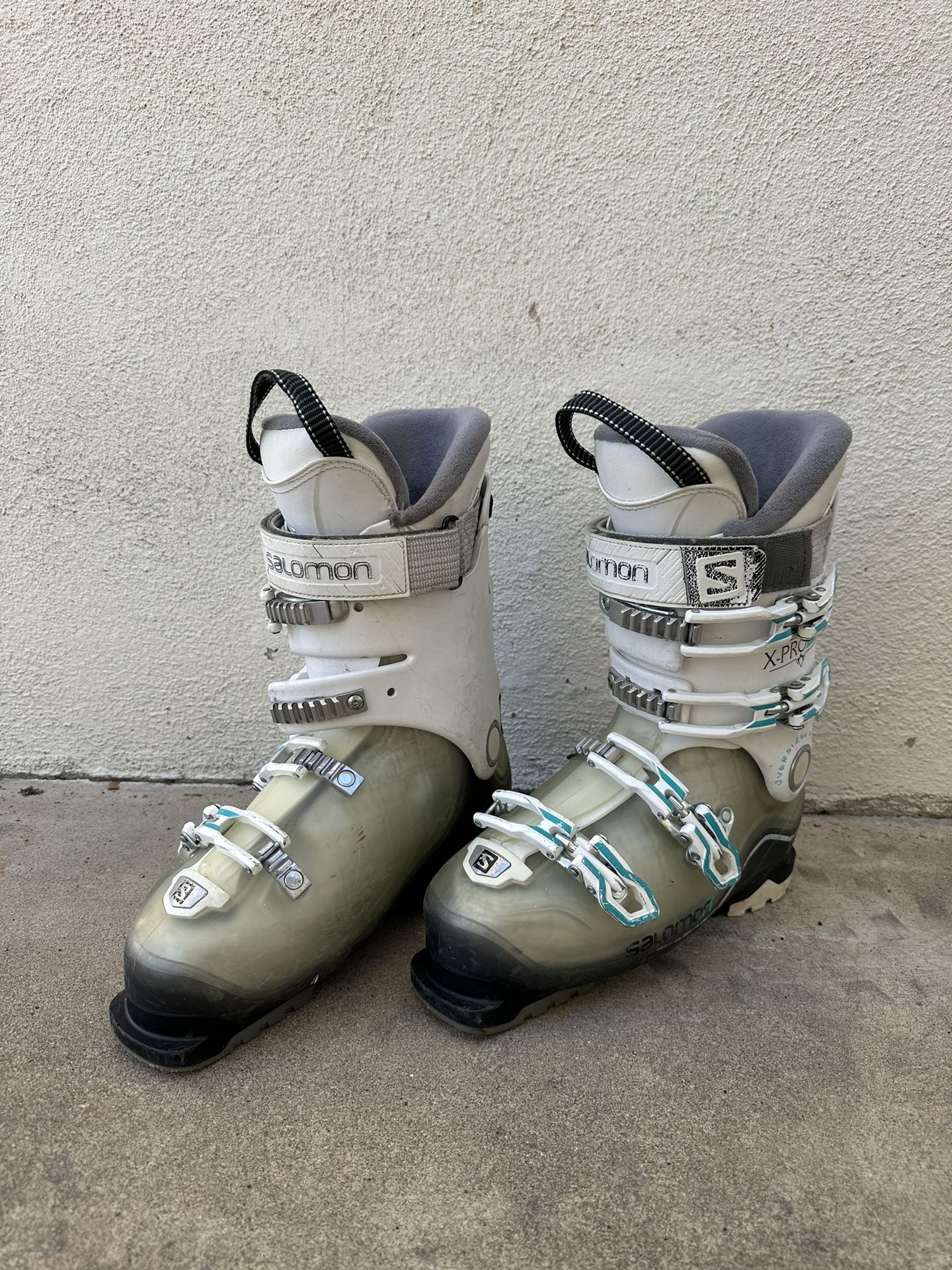 Salomon 27.5 Ski Boots