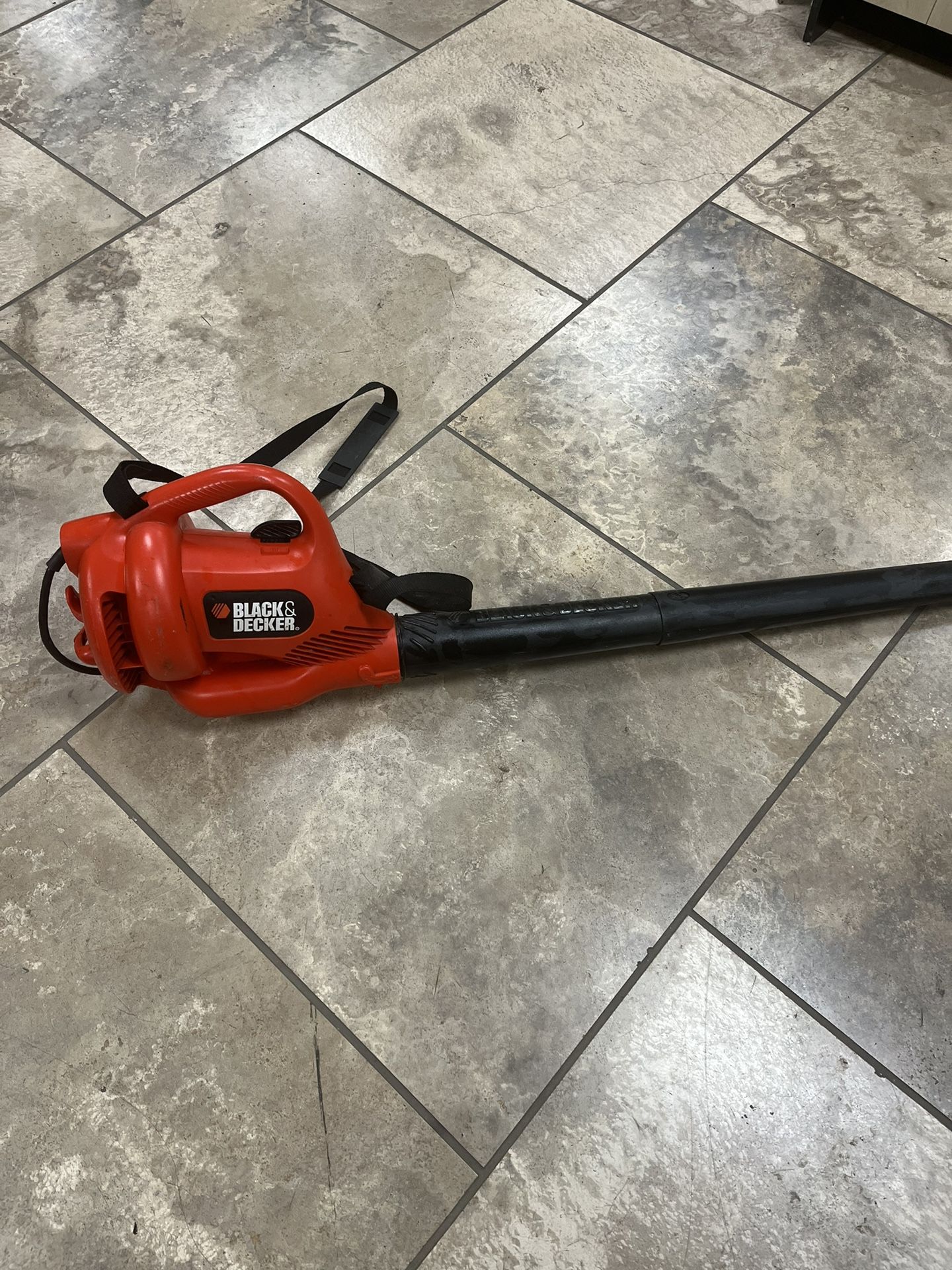 Black & Decker Electric Leaf Blower