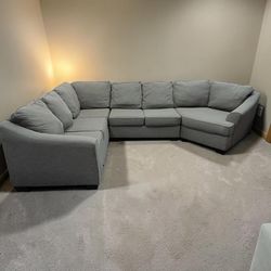 Grey 🩶 Green 💚 Sectional Couch 🛋️ with Cuddler