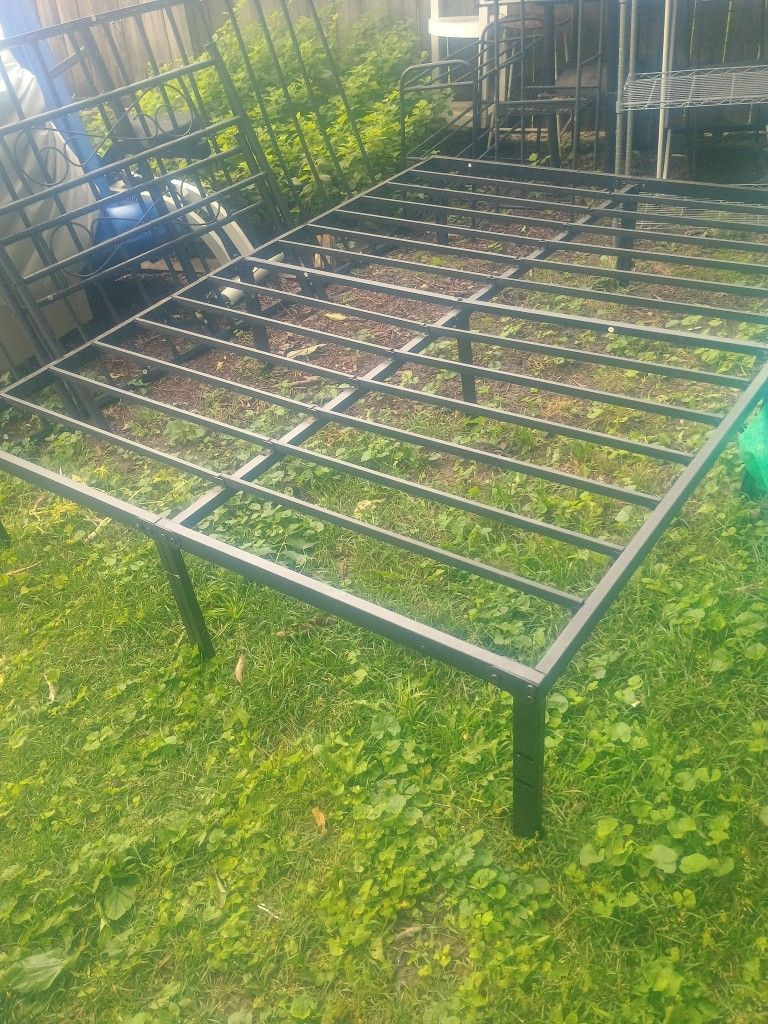 Metal Queen Size Bed Frame