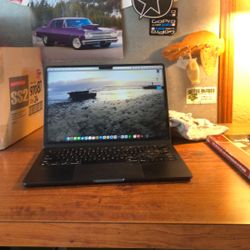 MacBook Air M2 2024 $300