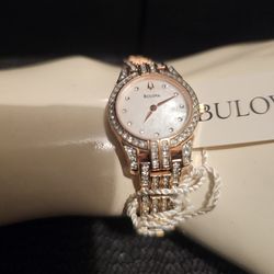 "🚨🎅☃️🎄🎁PERFECT GIFT FOR CHRISTMAS🎁🎄☃️🎅🚨"NEW LADIE'S NICE LUXURY ROSE 100% ORIGINAL BULOVA BRACELETE ⌚️ 