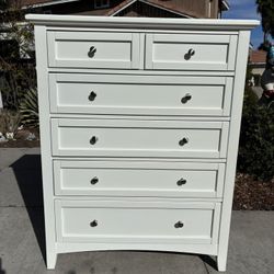 White Bassett Solid Wood Dresser Chest of Drawers Furniture Great Condition 