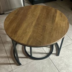 Round coffee nesting tables