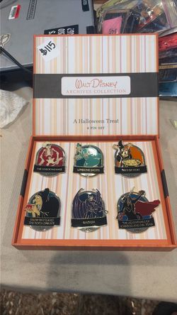 Disney’s Animated Magic & Memories: A Halloween Treat-6 Pin Set