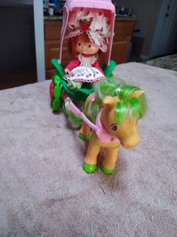 Rare 1980 Strawberry Shortcake Doll ( OR )  maple stirrup & oats mobile