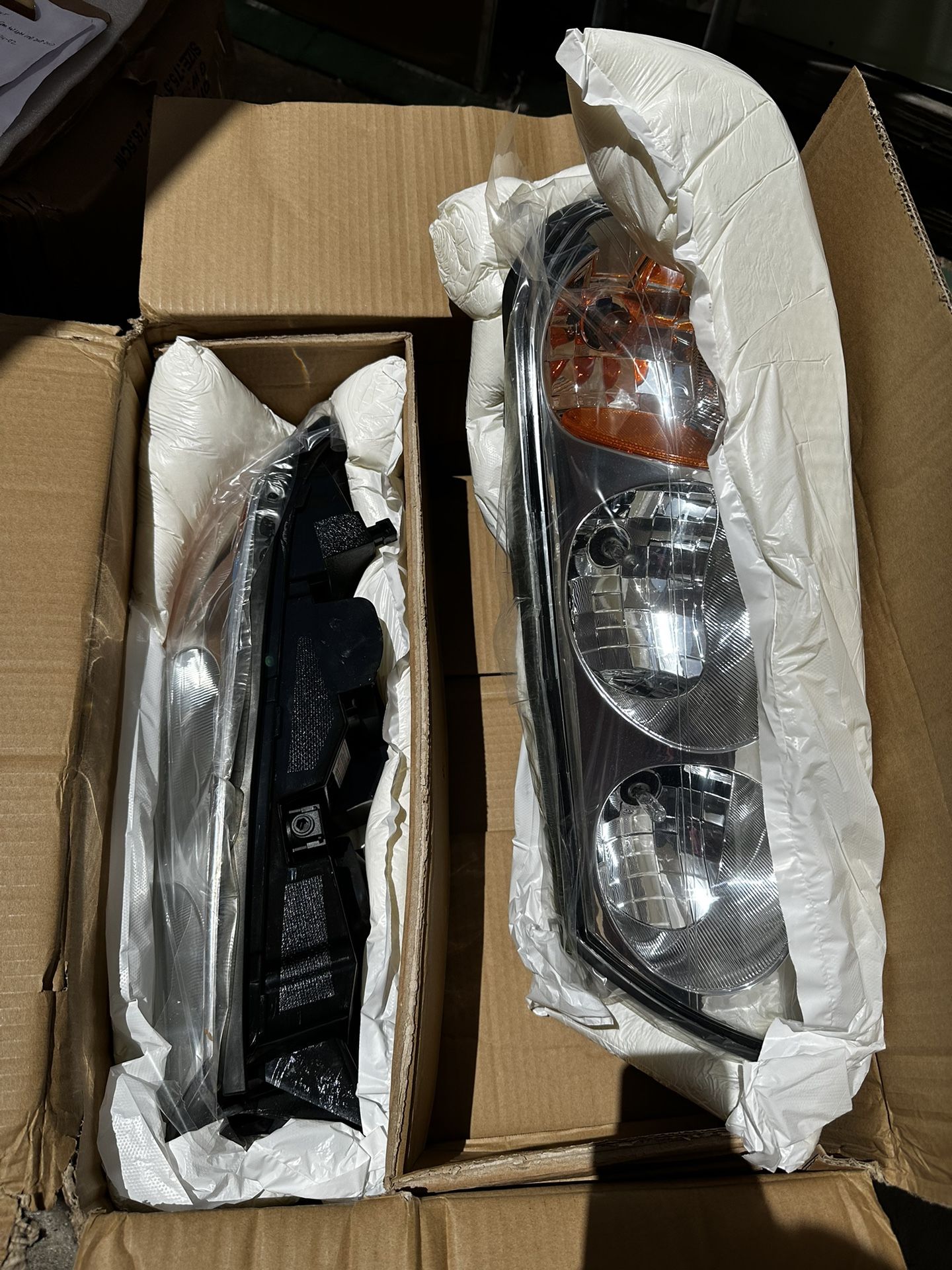 Chevy Impala Headlight Year 2000-2005