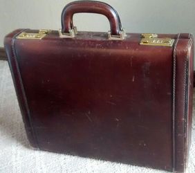 Vintage genuine leather Neiman Marcus file briefcase