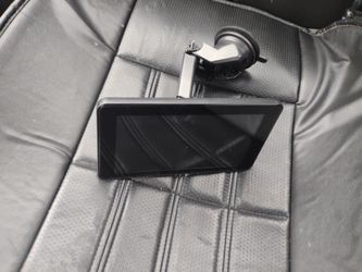 Portable GPS Navigator with Suction Mount