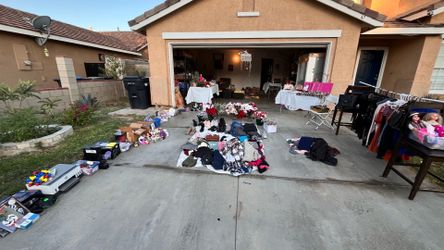 YARD SALE !!!!!