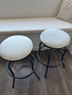 Set of barstools