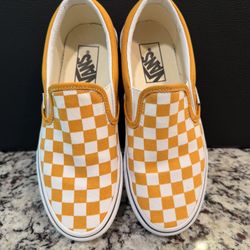 Ladies Checkered Vans Size 6
