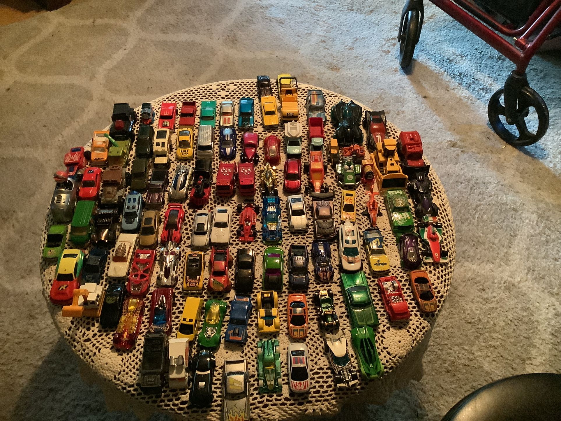 100-200 Hot wheels And Matchbox Cars