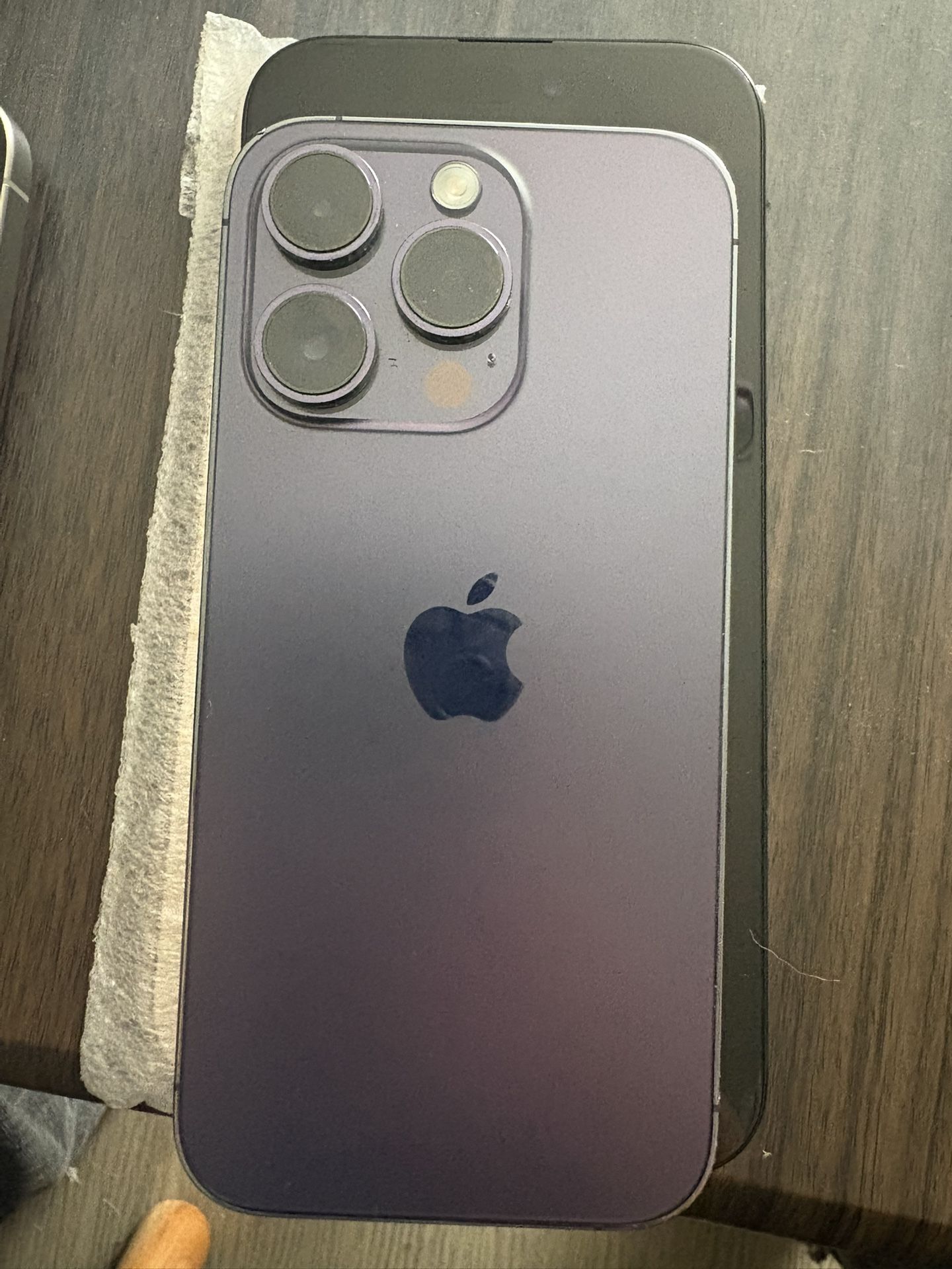 iPhone 14 Pro | Purple