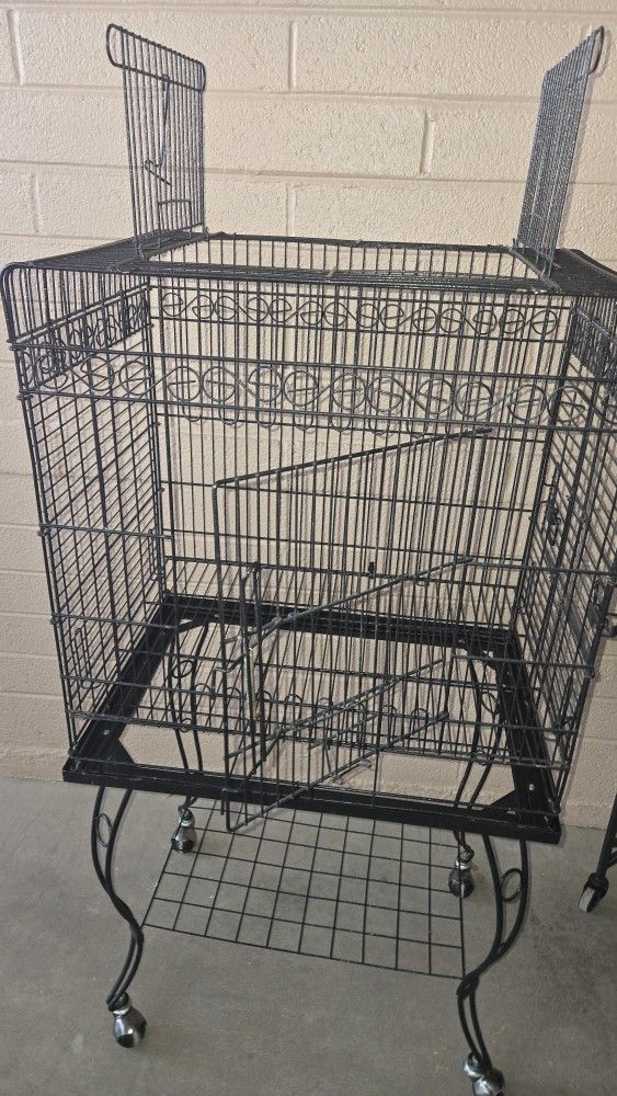 🦜Medium Sized Galvanized Steel Bird Cage With Rolling Wheels 