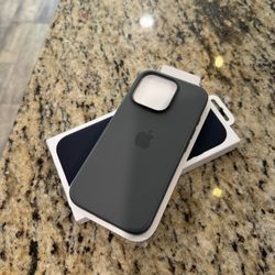 Apple iPhone 16 Pro MagSafe Phone Case