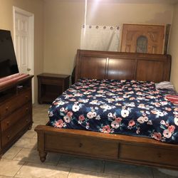 King/ California King Bedroom Set
