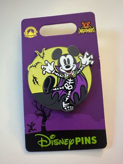 Disney Mickey Mouse collectors pin