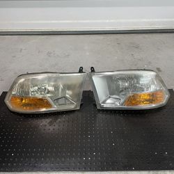 Dodge Ram 1500 Headlights 