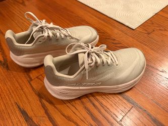 Like New  Altra Experience Flow 3 Running Shoes