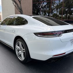 2017 Porsche Panamera 4S