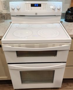 White Kenmore Elite 30-inch Electric Glass Top Stove