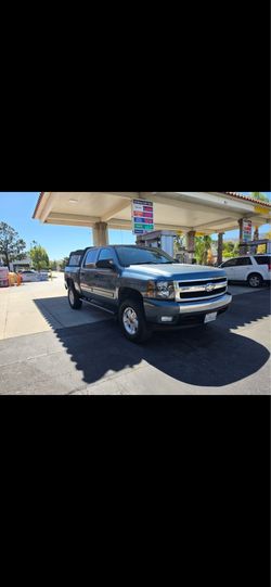 2008 Chevrolet Silverado 1500 LT 4x4 Crew Cab - Clean Title