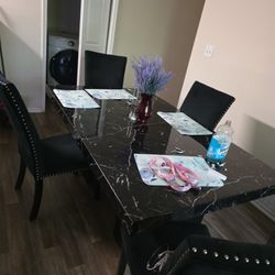 Dining Room Table 