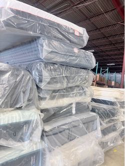 Queen mattress good brands starting from $279 and UP‼️ Sealy Beautyrest,