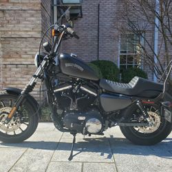 2015 Harley-Davidson Iron 883 Low Miles