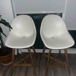 White Bar Stool Set