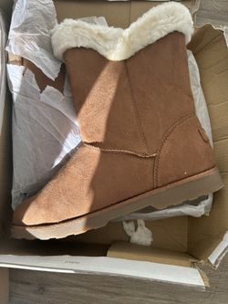 Brand New Women Boots 