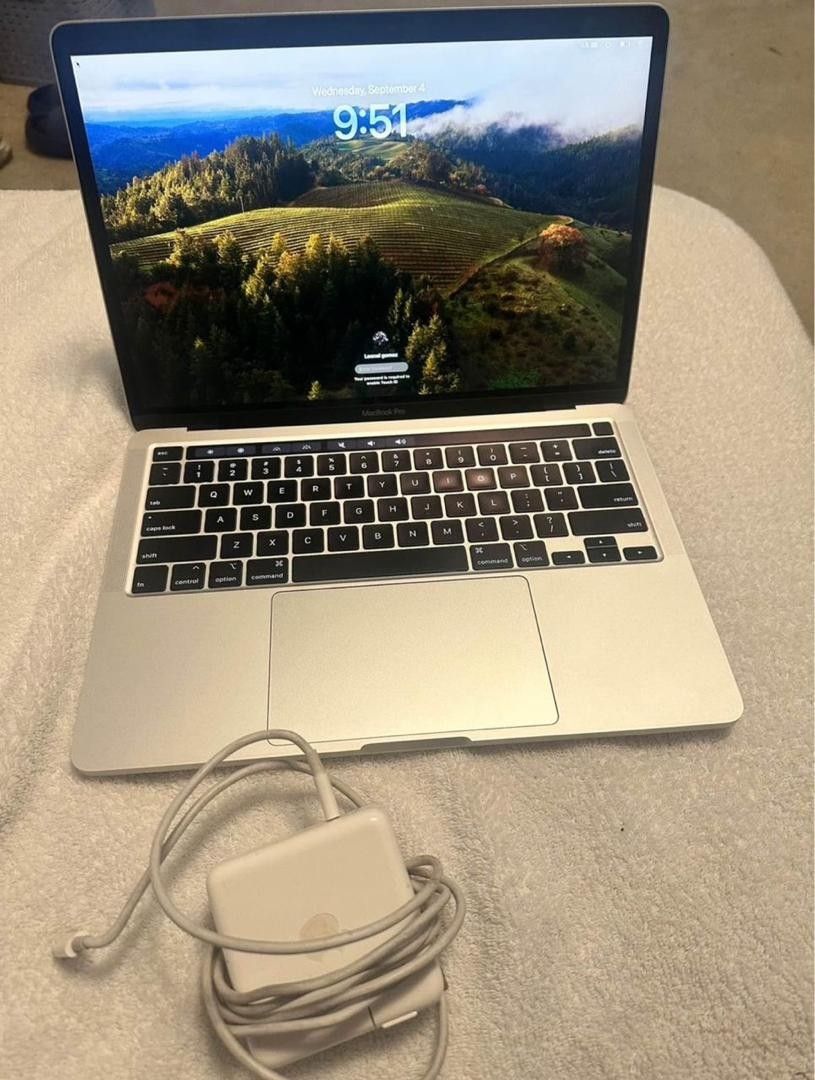 MACBOOK PRO