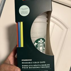 STARBUCKS CHANGING CUPS