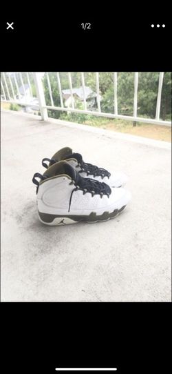Statue 9s size 10
