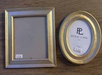 2 new large gold frames 